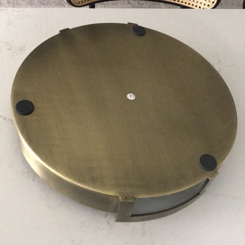 Kate and Laurel Myo Transitional Metal Round Tray 15 x 15 Brass Modern Tray - Picture 4 of 13